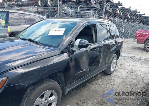 2016 Jeep Compass Latitude z USA, uszkodzony, nr VIN 1C4NJCEAXGD773695